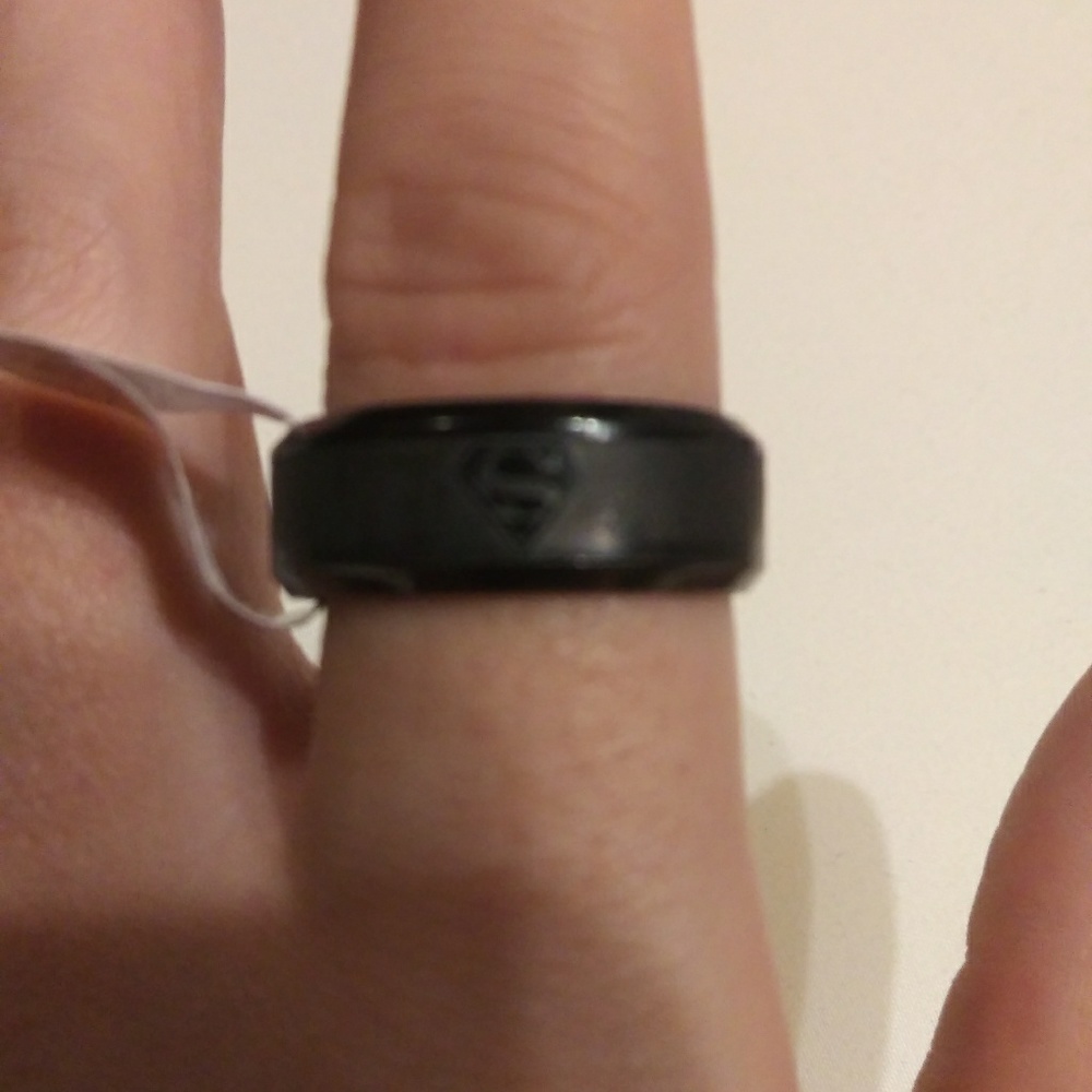STAINLESS STEEL SUPERMAN RING - Picture 5 of 7